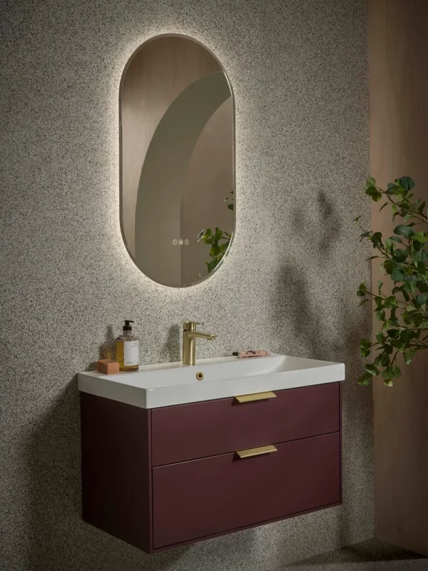 Faber-450-x-1000-Mirror-Lifestyle